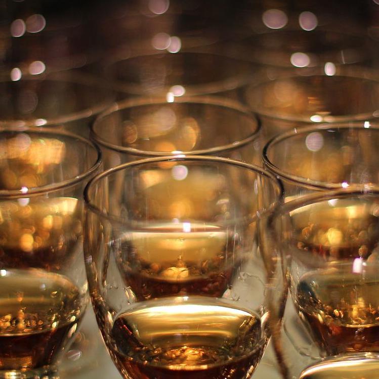 Bourbon vs Whiskey